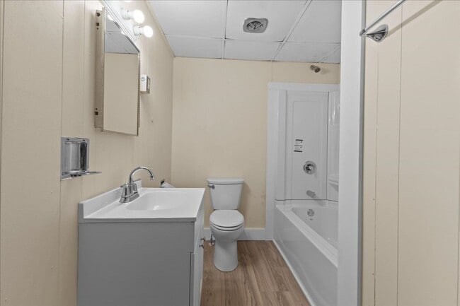 Building Photo - 207 S Union St