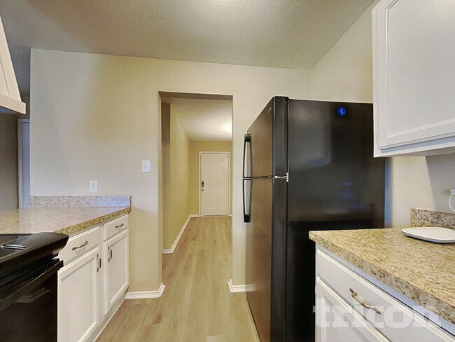 Building Photo - 9324 Timberbluff Rd