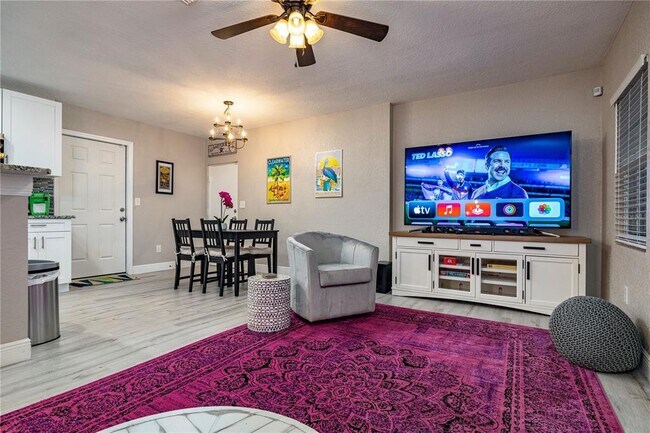 Foto del edificio - 113 W Adalee St