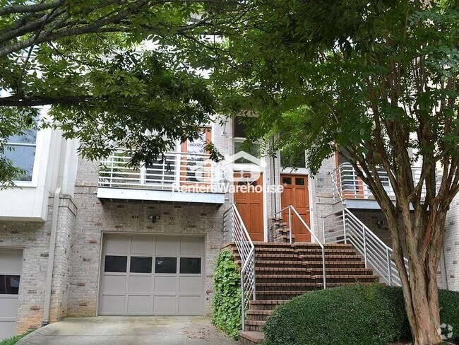 Building Photo - 1329 Peachtree View NE