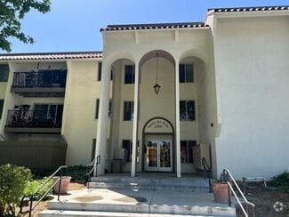 Building Photo - 1750 Halford Ave