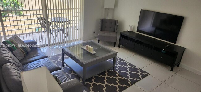 Building Photo - 959 SE 2nd Ave