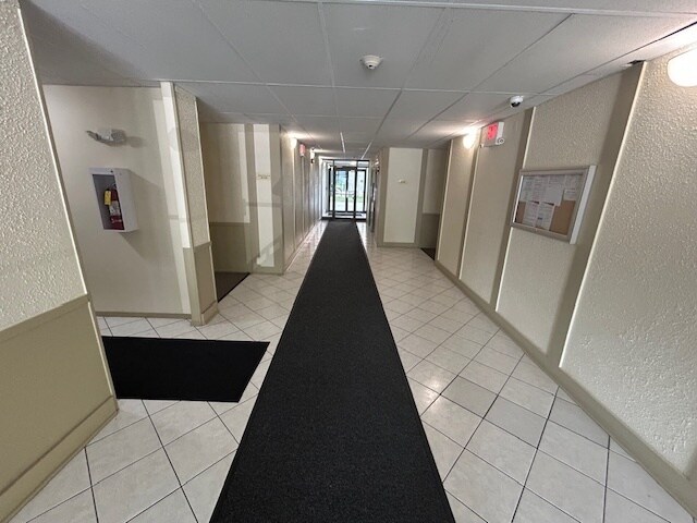 Foto del edificio - 9701 N Dee Rd
