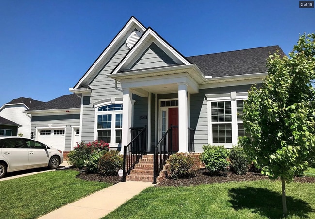 Photo - "Charming 2601 sq ft Rental Property in Franklin, TN - w/pool Apartment