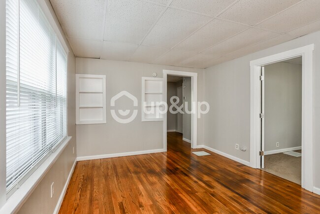 Building Photo - Fantastic 2bd/1ba home! Let yourself in!