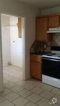 Building Photo - 1102 Circle M Dr