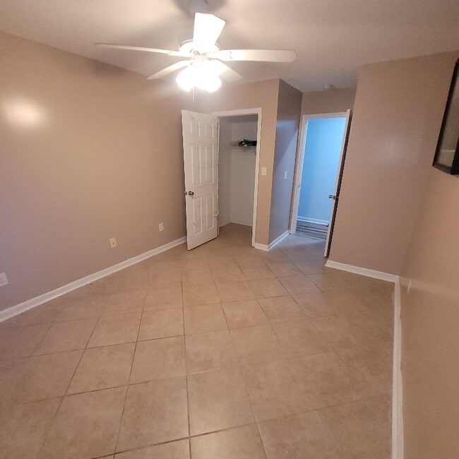 Foto del edificio - 1421 Turkey Ridge Rd