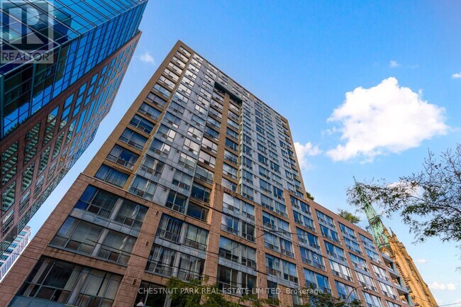 Photo du bâtiment - 92 King St E