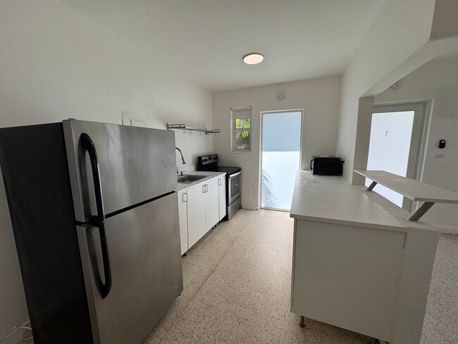 Foto del edificio - 1365 NE 105th St