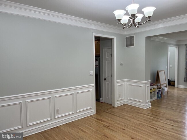 Foto del edificio - 14 Bard Dr