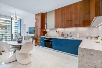Building Photo - 2655 S Bayshore Dr
