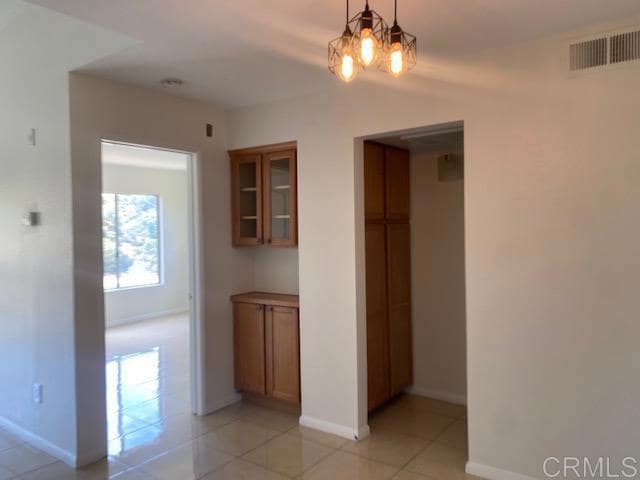 Building Photo - 7190 Shoreline Dr