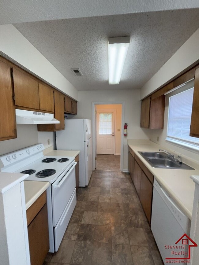 Building Photo - 443 Oriole Dr