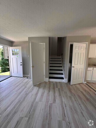 Building Photo - 9008 John Paul Ct