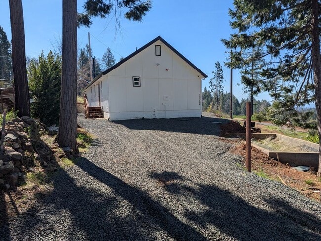 Building Photo - 13742 Blair Ln