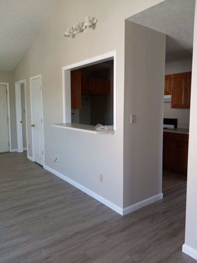 Foto del edificio - Beautiful 2 bedroom 2 bath duplex in East ...