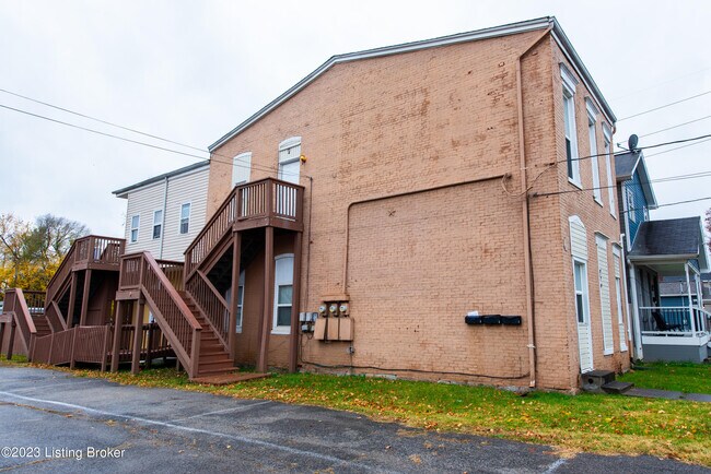 Building Photo - 636 E Breckinridge St