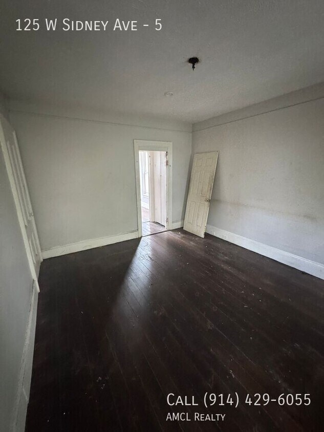 Primary Photo - 125 W Sidney Ave
