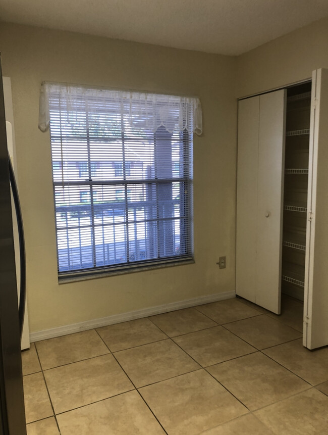 Building Photo - 4804 Sunnybrook Dr