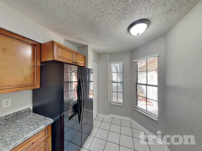 Building Photo - 835 Stonybrook Cir