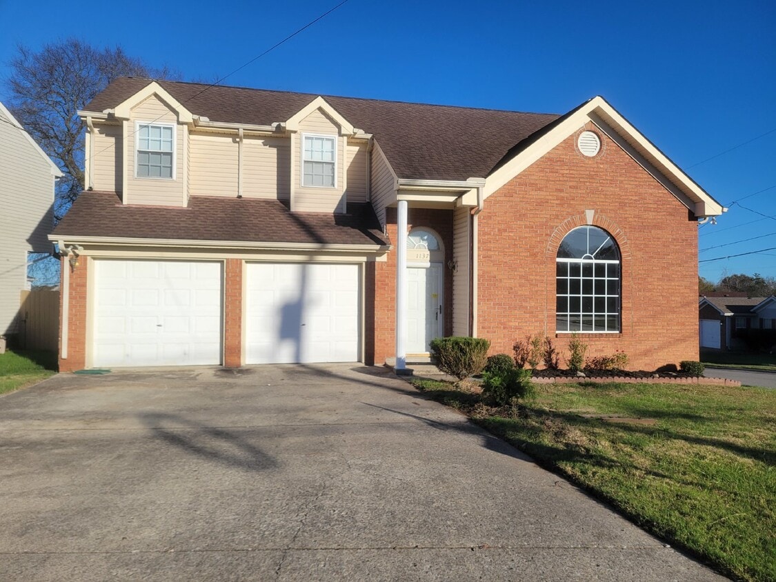 Clean 3 Br home in the Herron Walk neighborhood of Madison! - Clean 3 Br home in the Herron Walk neighborhood of Madison!
