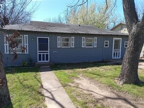 Building Photo - 632 E Sears St