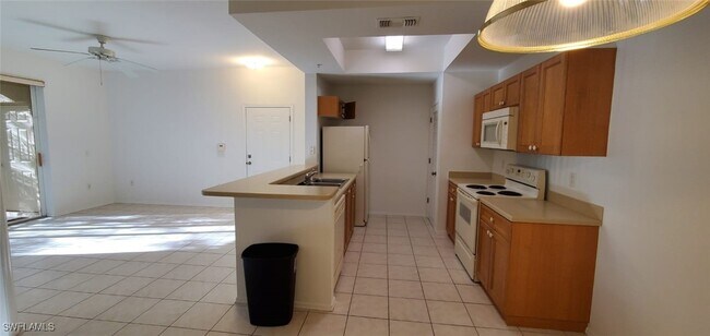 Foto del edificio - 9055 Colby Dr