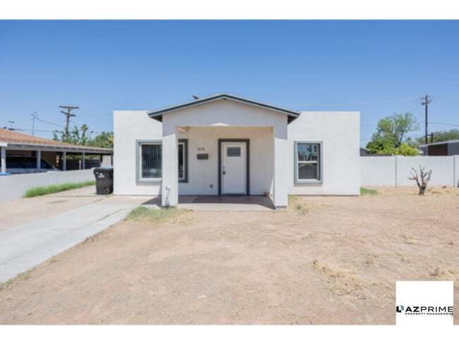 Building Photo - $750 OFF FIRST MONTH'S RENT MOVE IN SPECIA...