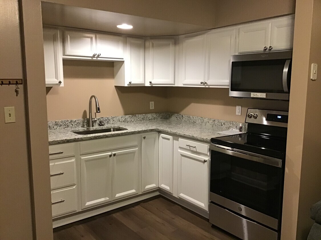 Foto principal - 208 N Kent St