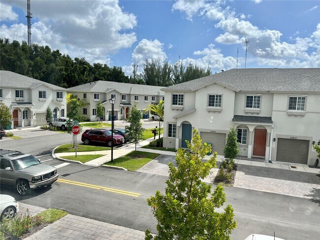 Foto del edificio - 20838 NW 13th Ave