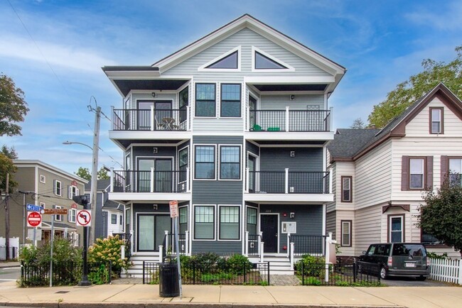 Building Photo - 384 Highland Ave