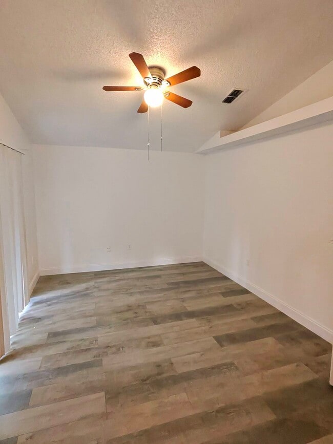 Building Photo - 7214 Edgewater Shores Ct
