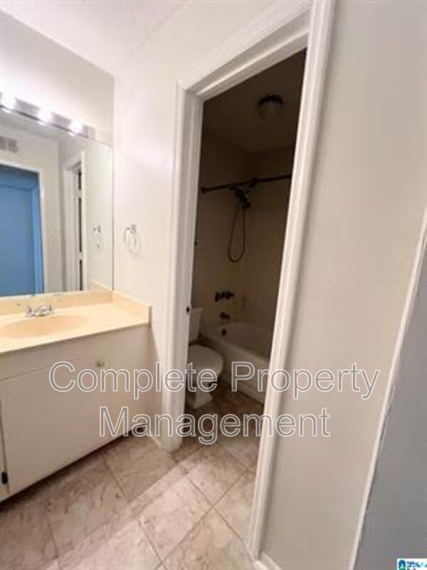 Foto del edificio - 3350 Altamont Rd