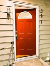 Building Photo - 321 NW 8th Ave