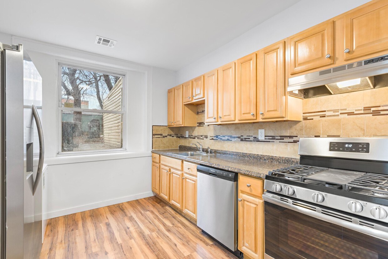 72 McAdoo Ave Unit 1, Jersey City, NJ 07305 Room for Rent in Jersey