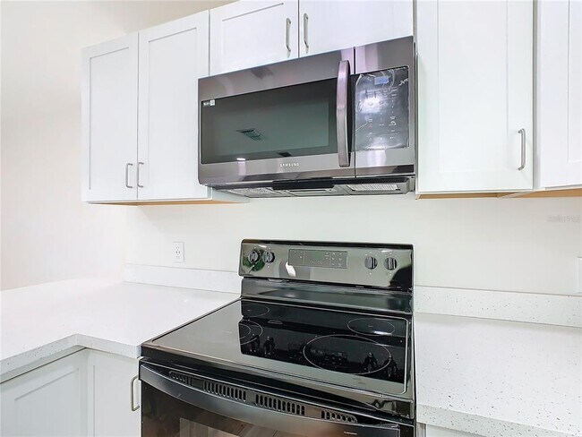 Building Photo - 2550 Cypress Ln