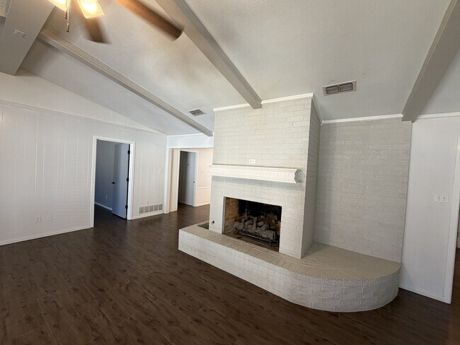 Foto del edificio - 6806 Norfolk Ave