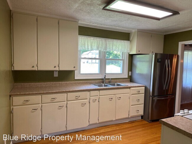 Building Photo - 3 br, 2 bath House - 416 Hurd Rd.