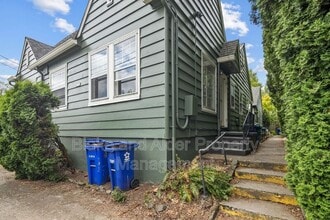 Building Photo - 3622 SE Harrison St