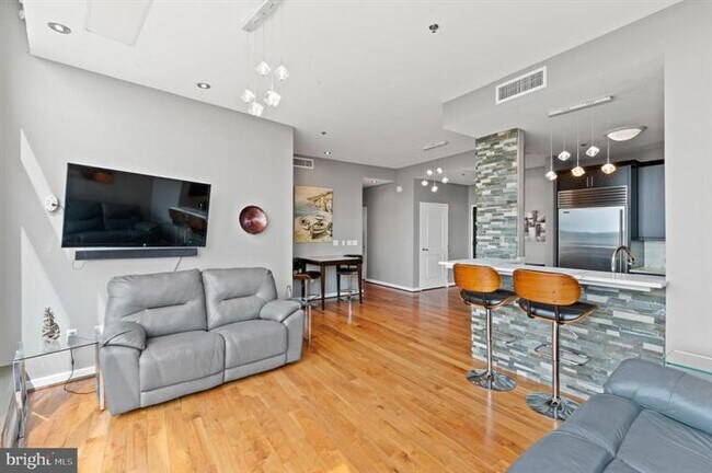 Open Concept - 105 Christina Landing Dr