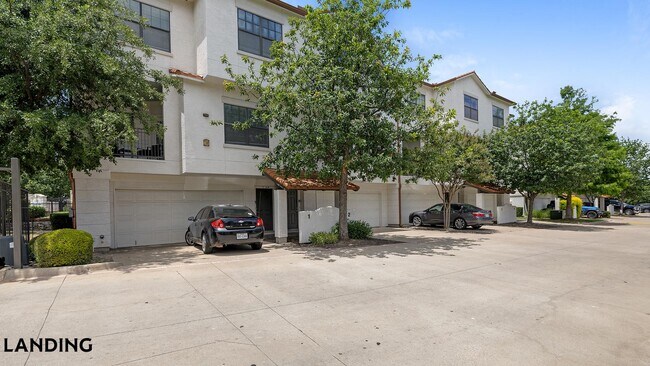 Foto del edificio - 3232 N Garland Ave