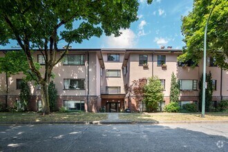Building Photo - 2105 W 47th Ave