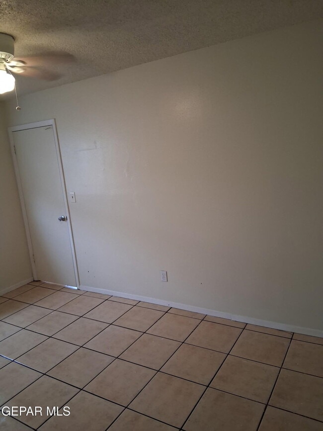 Building Photo - 2807 Beachcomber Dr