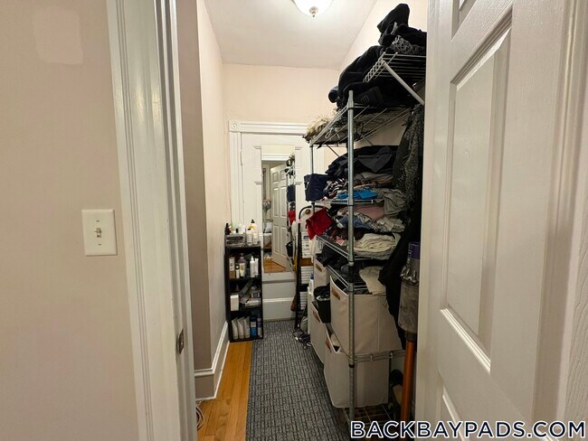 Foto del edificio - 8 Garrison St