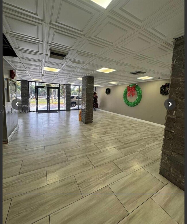 Foto del edificio - 15600 NW 7th Ave