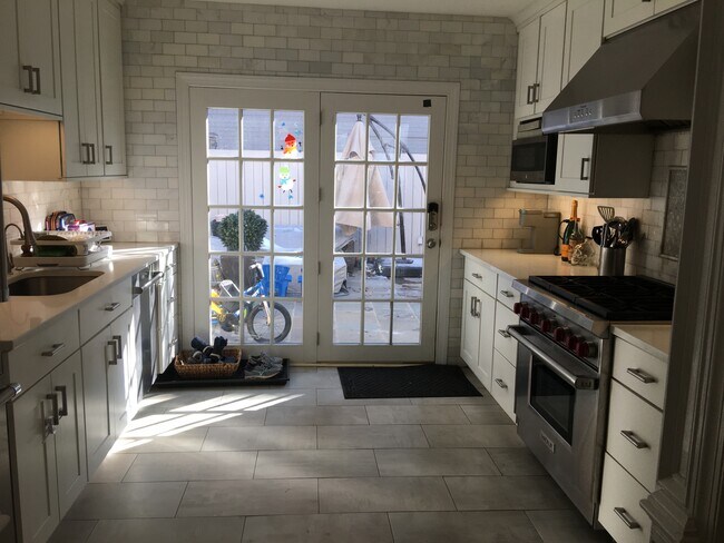 Kitchen - 1237 Potomac St NW