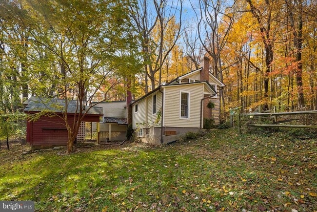 Building Photo - 41788 Stumptown Rd