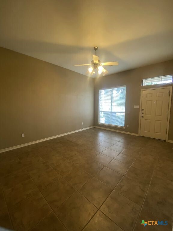Foto del edificio - 816 Twin Oaks Dr
