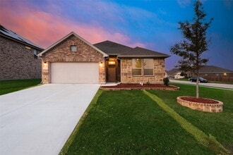 Building Photo - 1419 Fox Hollow Rd