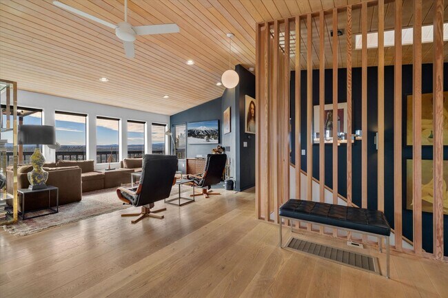 Foto del edificio - Westside Gem With Amazing Views